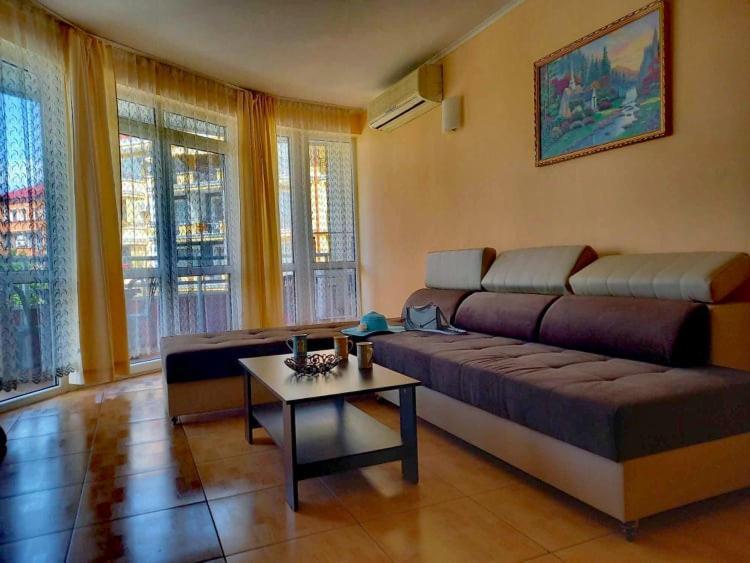 Central Plaza Apartment Slântsjev Brjag Eksteriør bilde